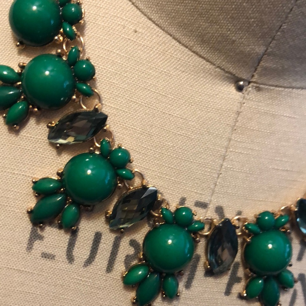 Bold Green and Gold sparkle Statement Necklace. - Picture 4 of 4